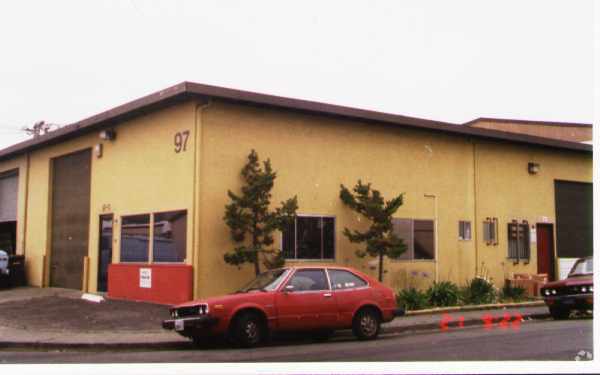More Photos Of 97 Louise St, San Rafael Service For Sale