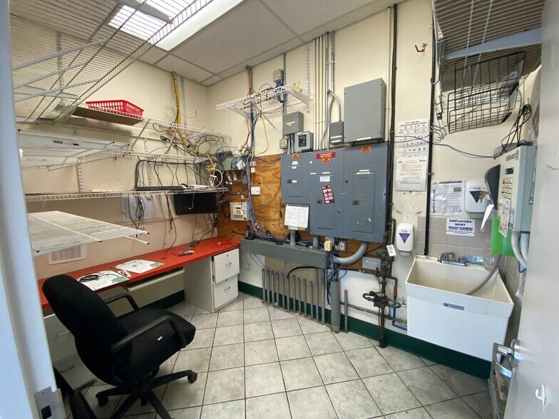 More Photos Of 516 W Liberty St, Wooster Service Station For Sale