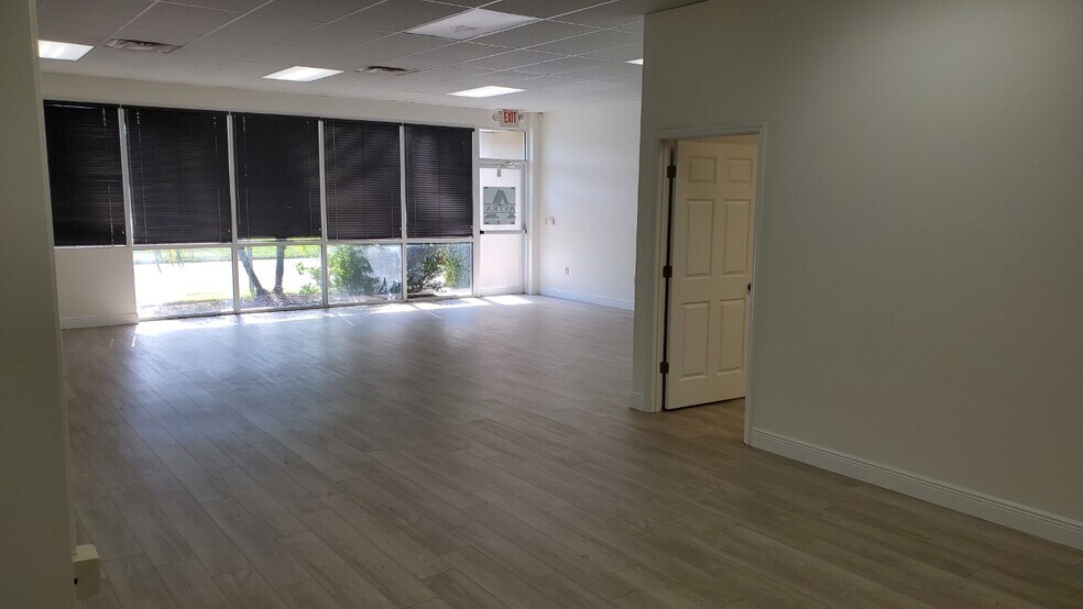 More Photos Of 5404 Hoover Blvd, Tampa Medical For Lease