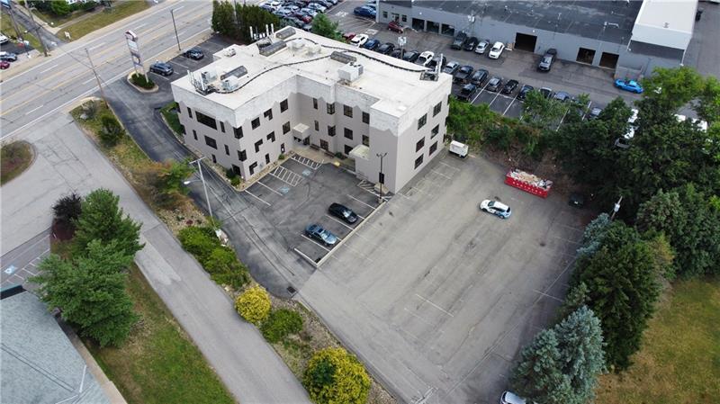 More Photos Of 10431 Perry Hwy, Wexford Office For Sale