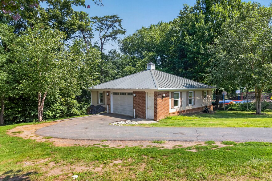 More Photos Of 7500 Prince Cole Ct, Manassas Apartments For Sale