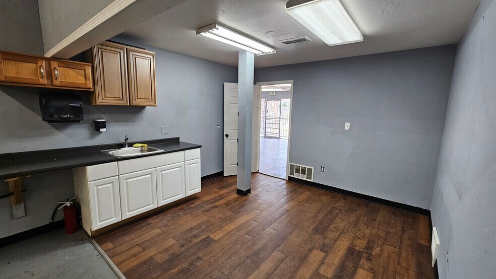 More Photos Of 5010-5030 Acoma St, Denver Warehouse For Lease