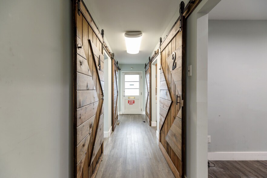 More Photos Of 12850 SW Canyon Rd, Beaverton Medical For Lease