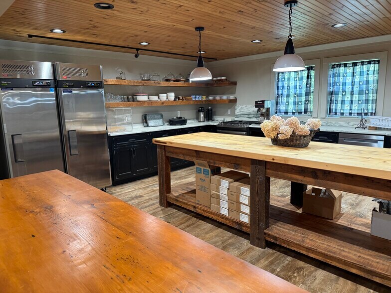 More Photos Of 4578 US Route 7, Pittsford Specialty For Sale