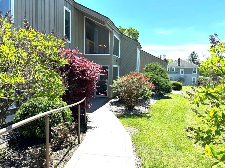 More Photos Of 198 N Main St, Rutland Office For Sale