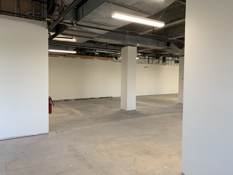 More Photos Of 4 Plaza Way, Fairhaven Bank For Lease