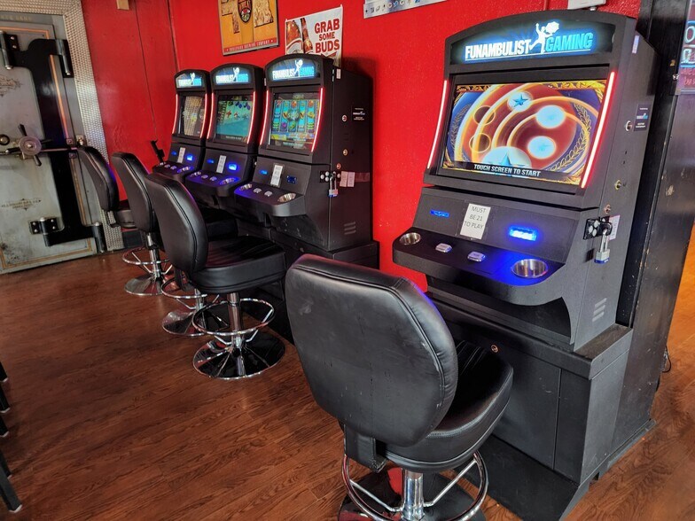 More Photos Of 710 2nd St, Chappell Restaurant For Sale