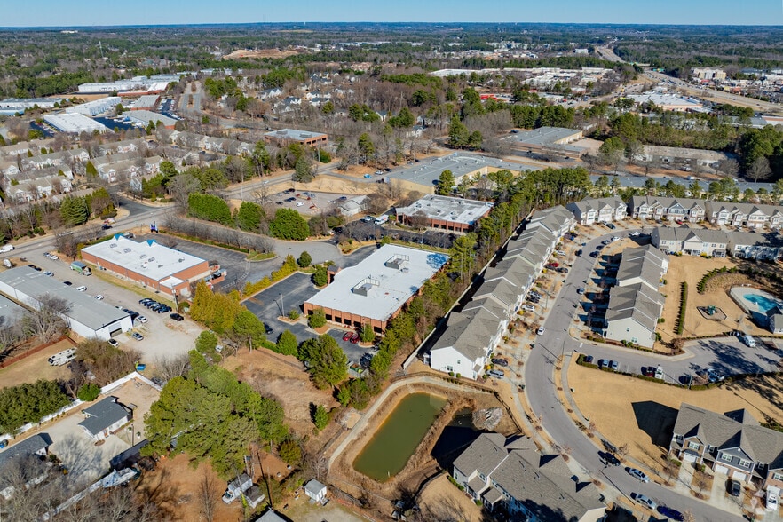 More Photos Of 6100 Maddry Oaks Ct, Raleigh Flex For Sale