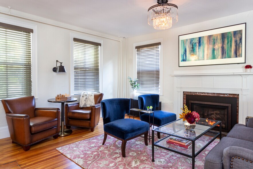 More Photos Of 277 Route 6A, Yarmouth Port Hotel For Sale