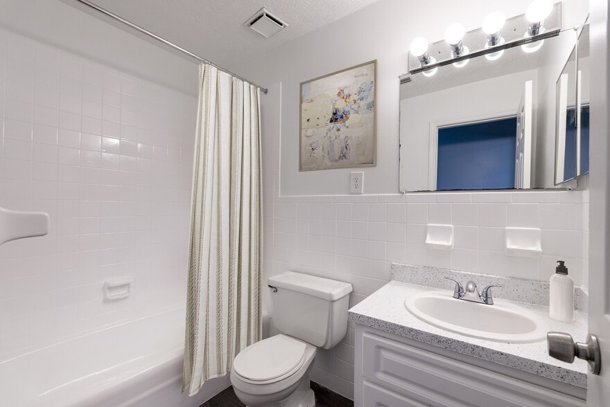 More Photos Of 7011 San Ramon Pl, Tampa Apartments For Sale