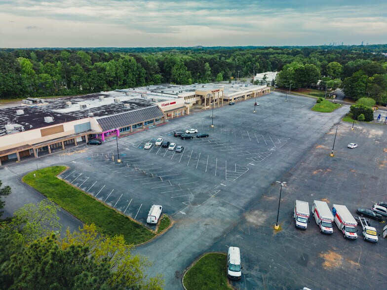 More Photos Of 5561 Memorial Dr, Stone Mountain General Retail For Sale
