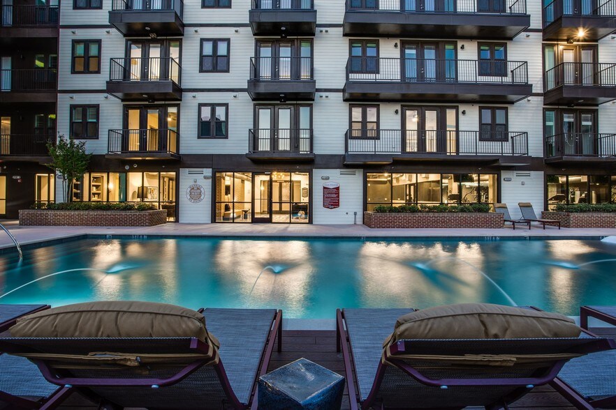 More Photos Of 195 W Davis St, Dallas Apartments For Lease