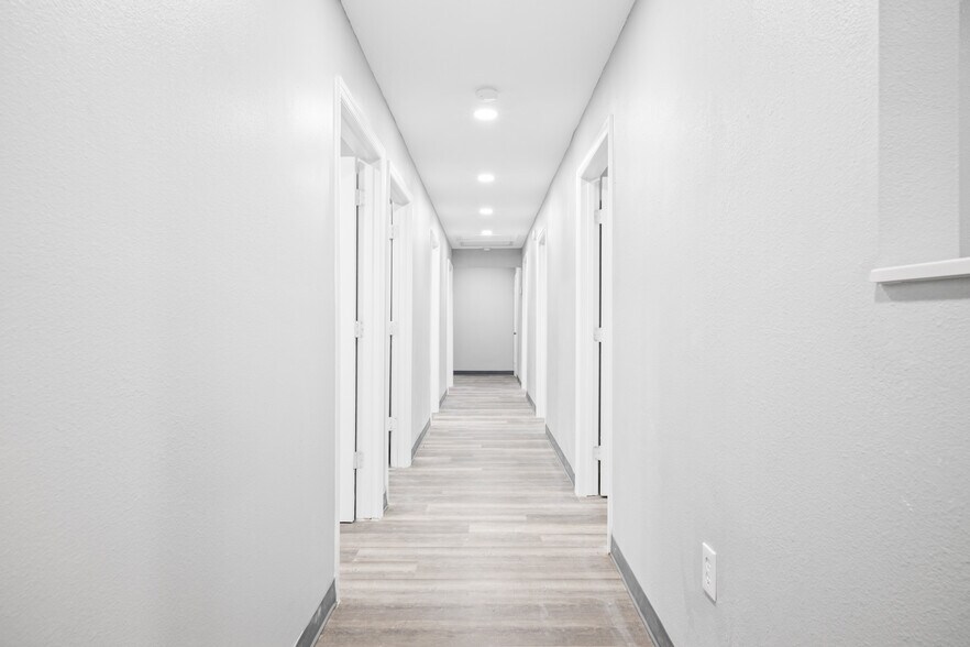 More Photos Of 7008 Jason Dr, Zephyrhills Medical For Sale