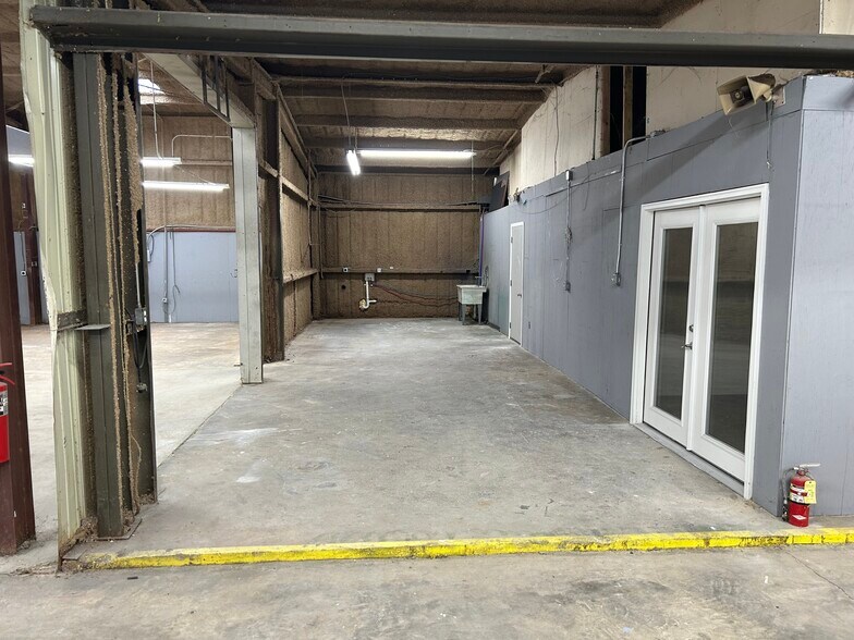 More Photos Of 5771 I 10 Industrial Pky N, Theodore Warehouse For Lease