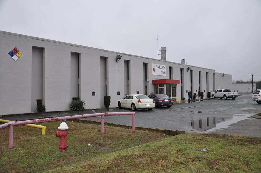 More Photos Of 2903 Lee Ave, Sanford Manufacturing For Sale