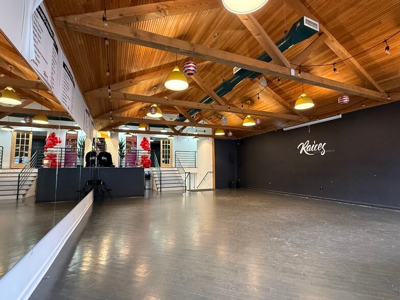 More Photos Of 120 W Boylston St, Worcester Freestanding For Sale