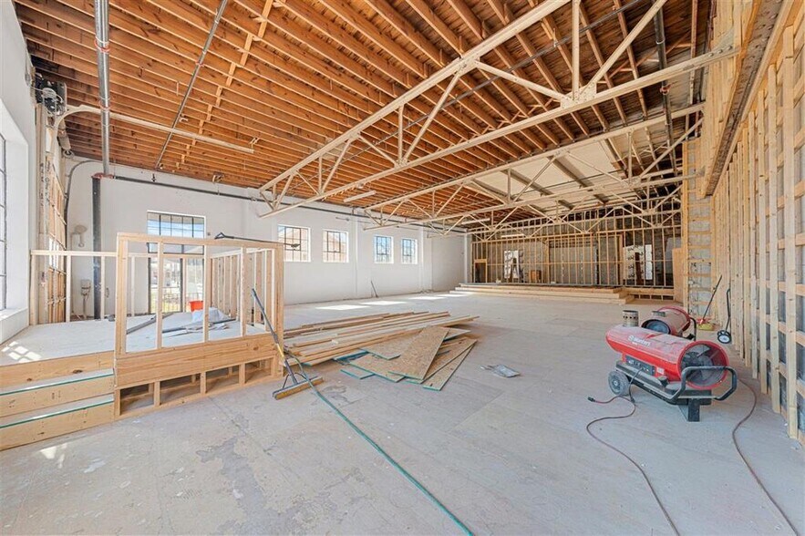 More Photos Of 1349 Adams St, Bowling Green Distribution For Lease