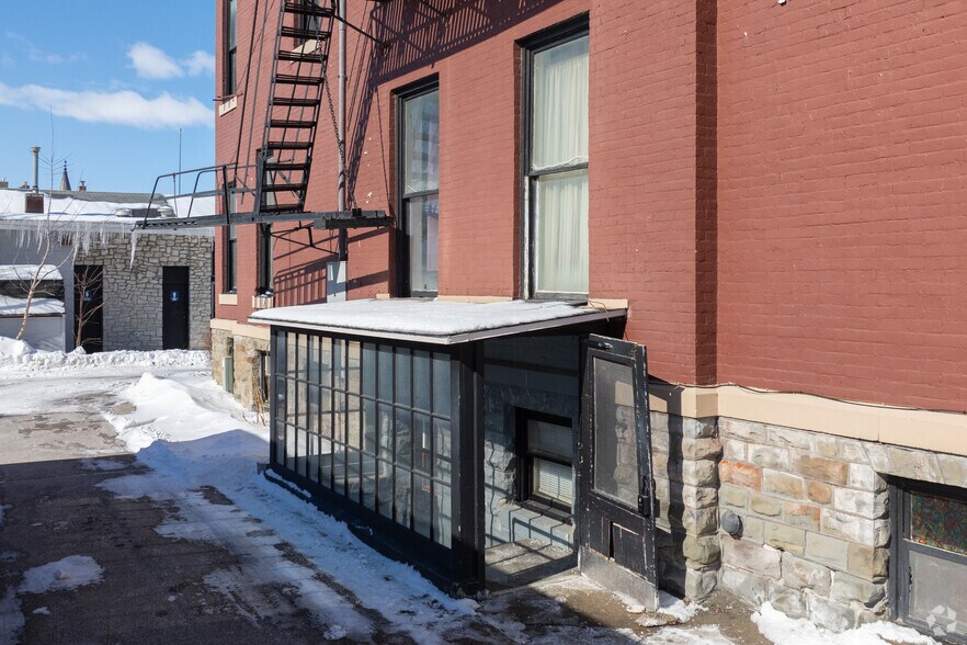 More Photos Of 814 Center Ave, Bay City Apartments For Sale