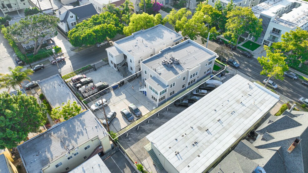 More Photos Of 1220 W 27th St, Los Angeles Dormitory For Sale