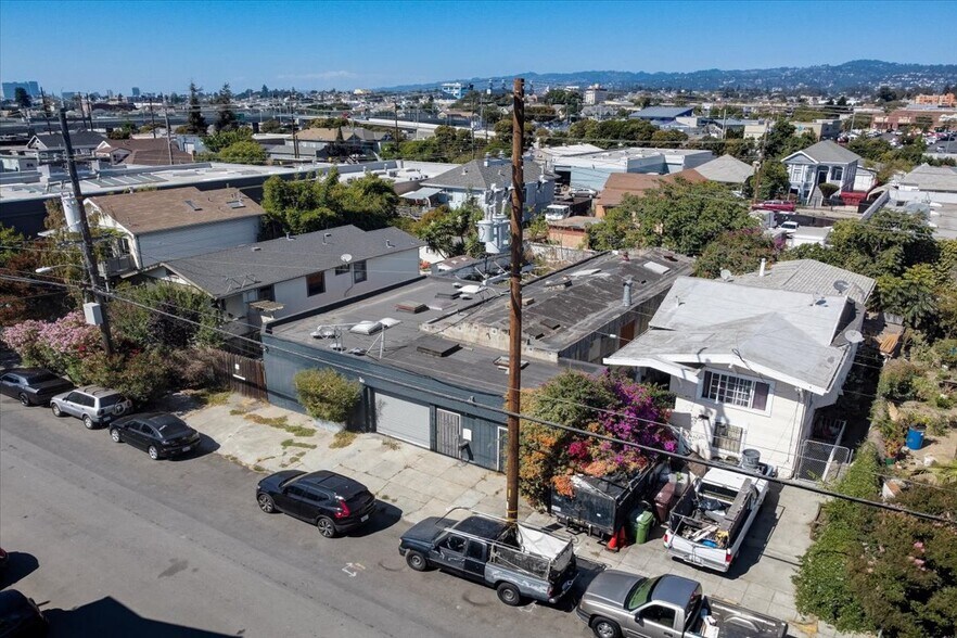 More Photos Of 2928-2930 Chapman St, Oakland Warehouse For Sale