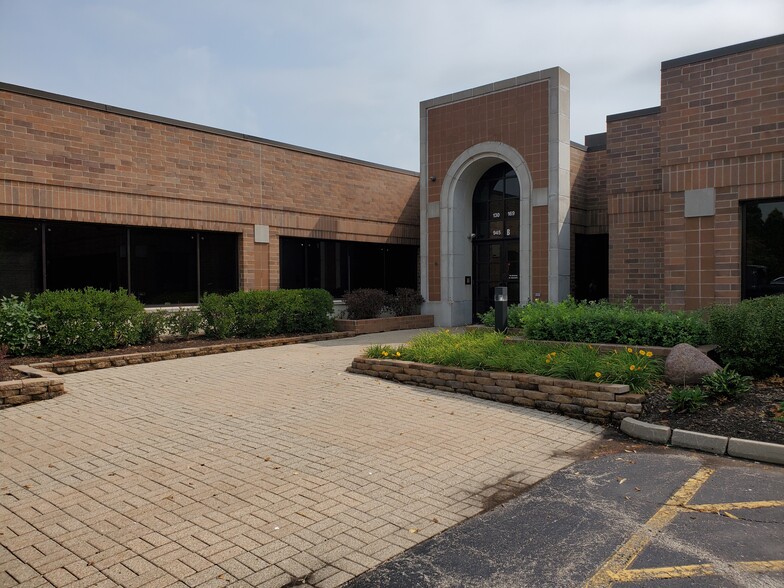 Primary Photo Of 945 Lakeview Pky, Vernon Hills Medical For Lease