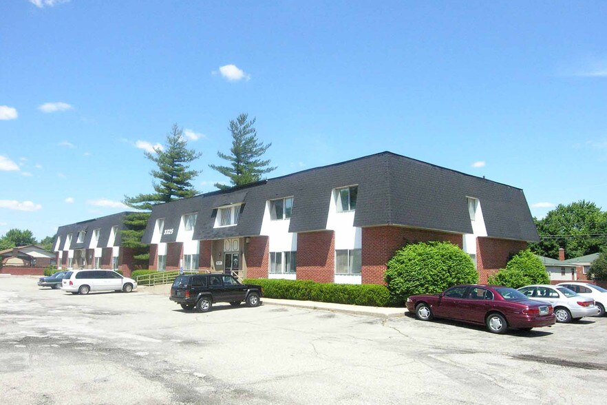 More Photos Of 33300 Warren Rd, Westland Office For Lease
