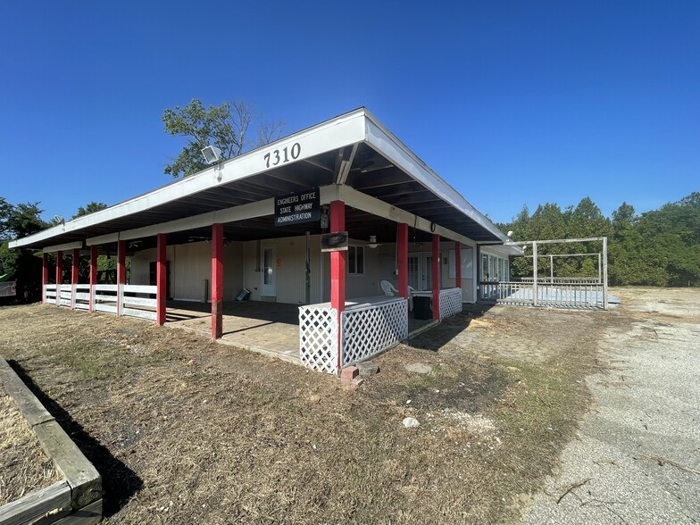 Primary Photo Of 7310 Moores Rd, Brandywine Garden Center For Lease