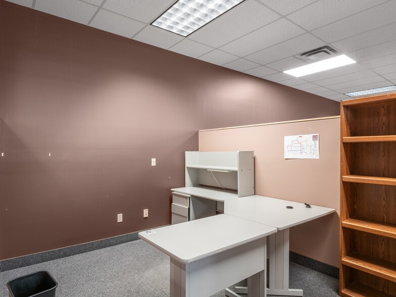 More Photos Of 3200 Deziel Dr, Windsor Unknown For Lease