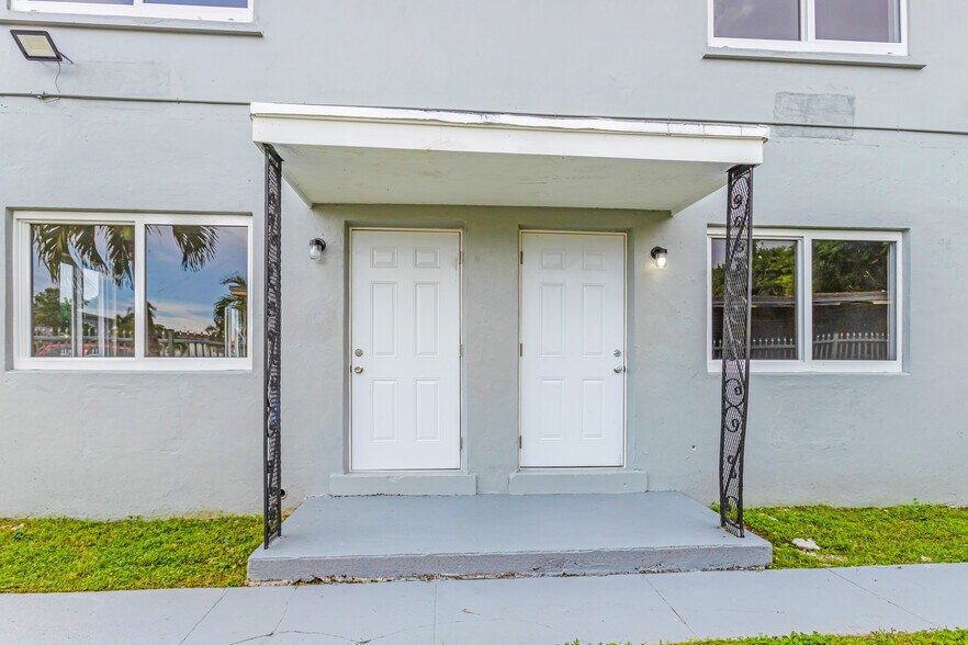 More Photos Of 1430 NW 2nd Ave, Florida City Apartments For Sale