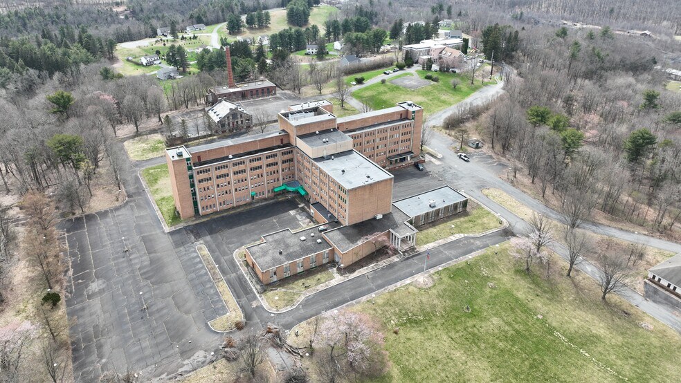 More Photos Of 101 Broad St, Ashland Hospital For Sale