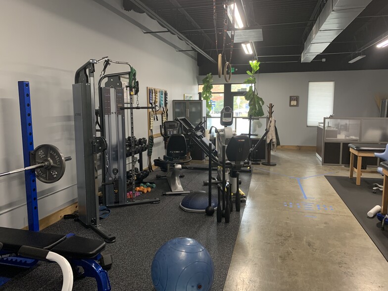 More Photos Of 860 S Church St, Greenville Storefront Retail Office For Lease