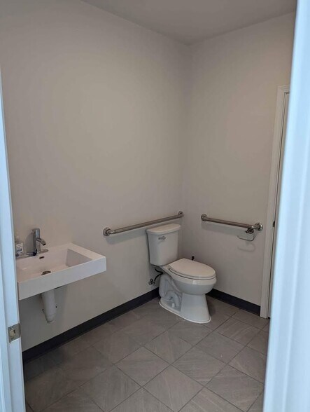 More Photos Of 111 E Cedar St, Standish Office For Sale