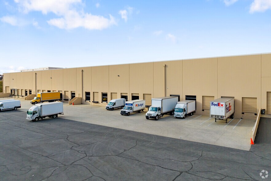 More Photos Of 4981 4th St, Irwindale Distribution For Lease