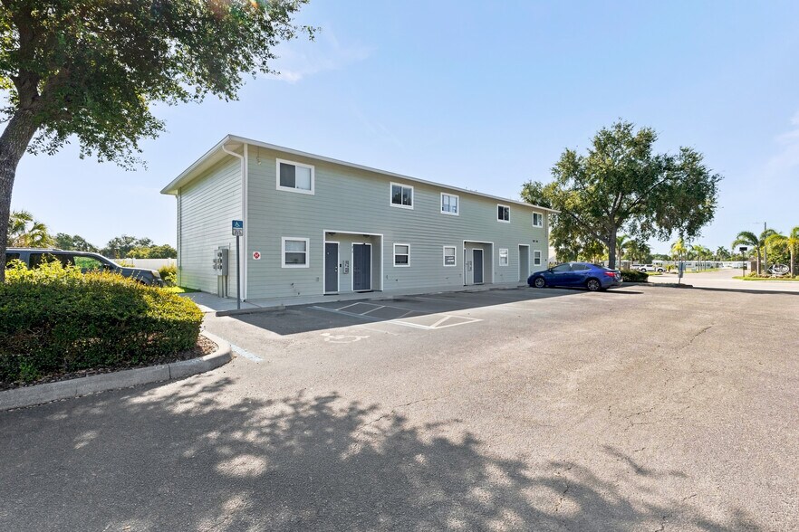 More Photos Of 1007 W 57th Ave W, Bradenton Apartments For Sale