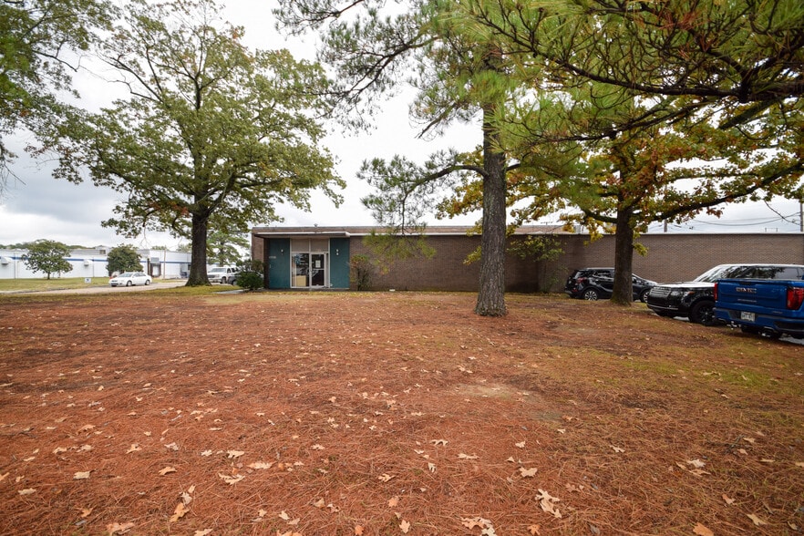 Primary Photo Of 6005 Scott Hamilton Dr, Little Rock Distribution For Sale