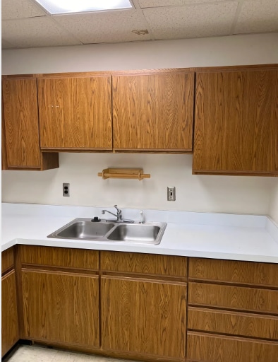 More Photos Of 33566 W 8 Mile Rd, Farmington Hills Office For Lease