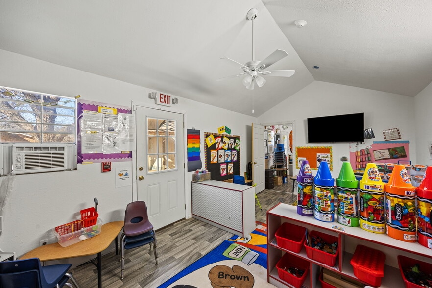 More Photos Of 768 N Saint Augustine Dr, Dallas Specialty For Sale