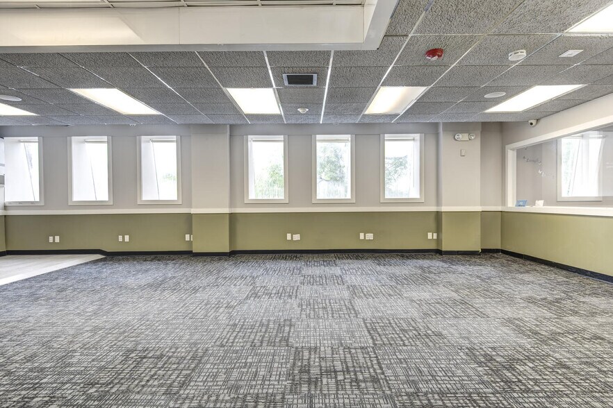 More Photos Of 1575 Hillside Ave, New Hyde Park Medical For Sale