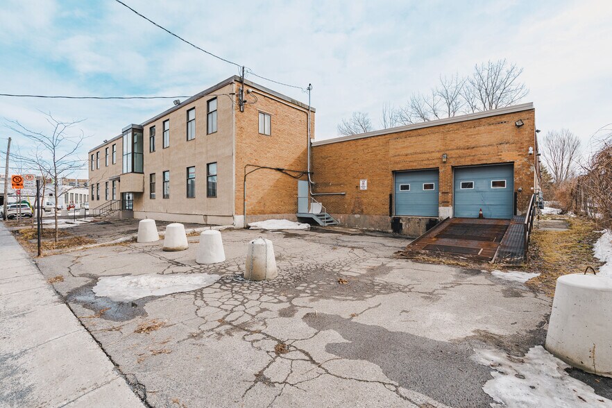 More Photos Of 3540-3550 Frobisher St, Montréal Industrial For Sale