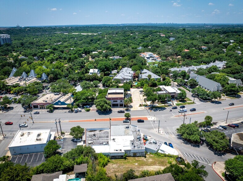 More Photos Of 5050 Broadway, Alamo Heights Restaurant For Sale