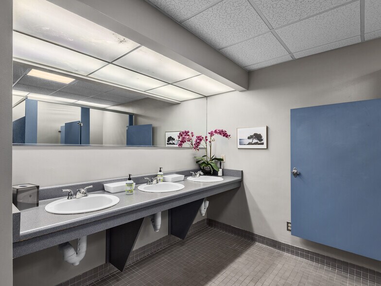 More Photos Of 14 O'Henry Ave, Asheville Loft Creative Space For Lease