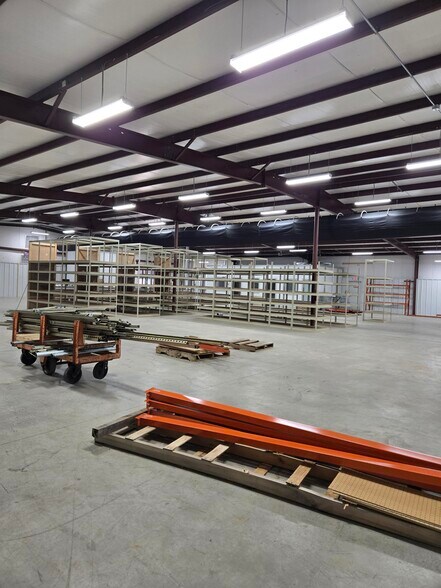More Photos Of 124 Woodcrest Rd, Asheboro Warehouse For Lease