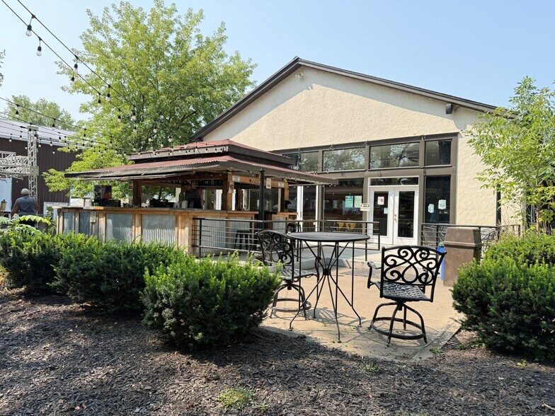 More Photos Of 7240-7286 Oswego Rd, Liverpool Restaurant For Sale