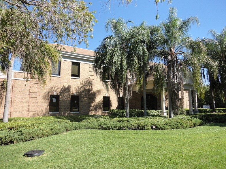 More Photos Of 5501 W Gray St, Tampa Office For Lease