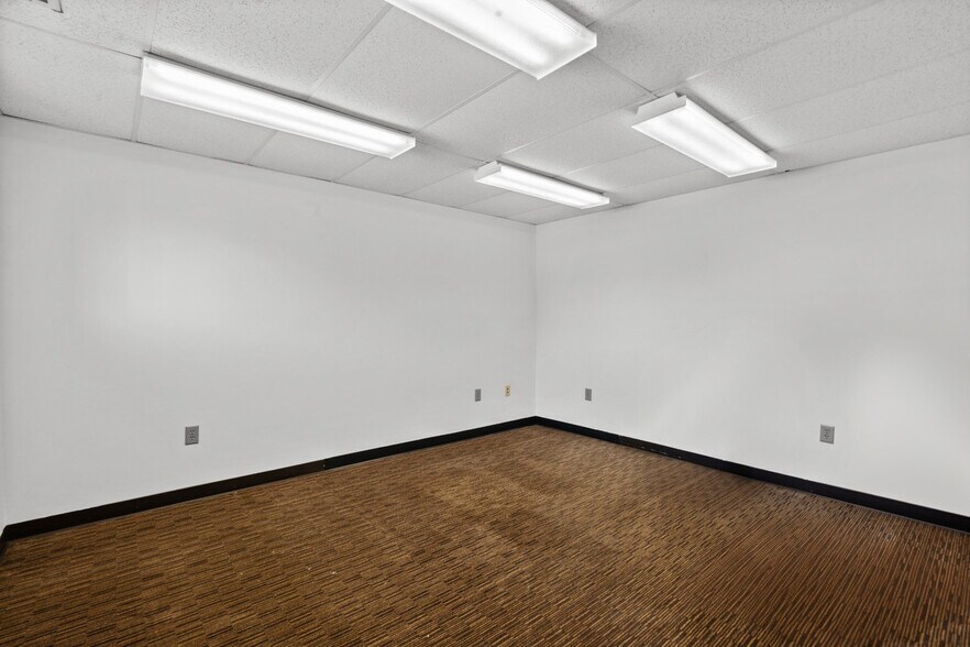 More Photos Of 2601 Wilkinson Blvd, Charlotte Industrial For Sale