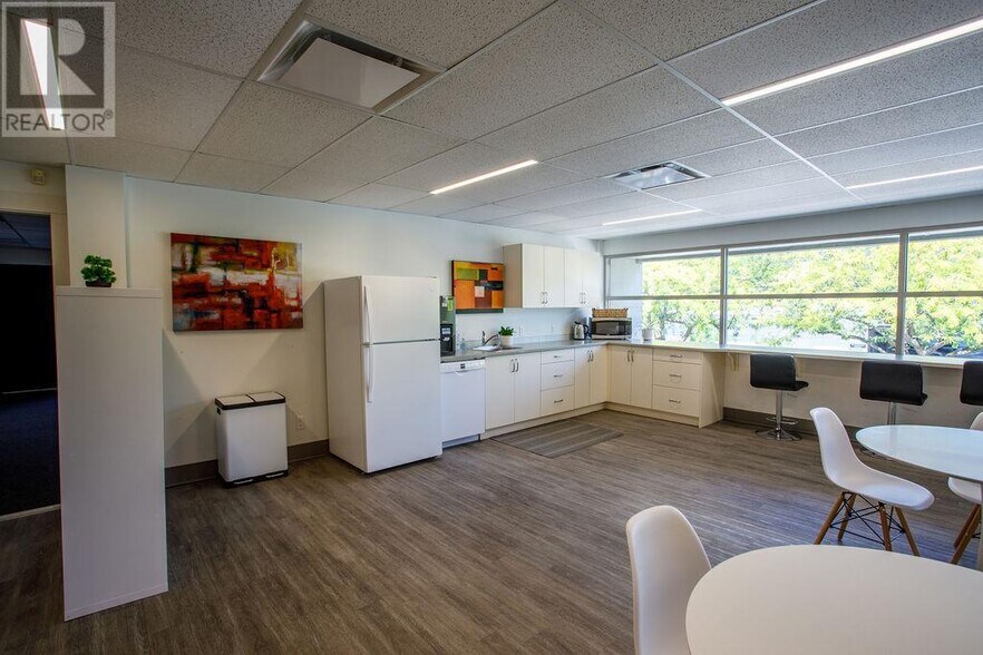 More Photos Of 1715 Dickson Av, Kelowna Office Residential For Lease
