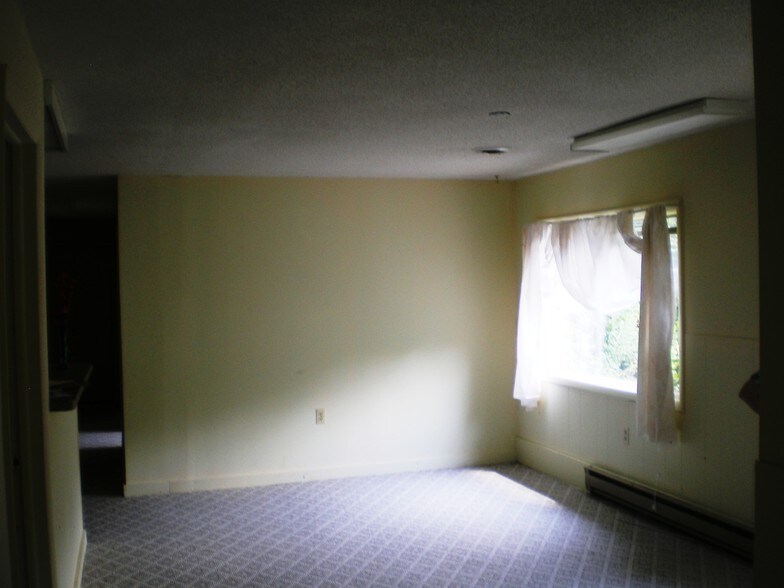 More Photos Of 4939 State Highway 23, Norwich Medical For Sale