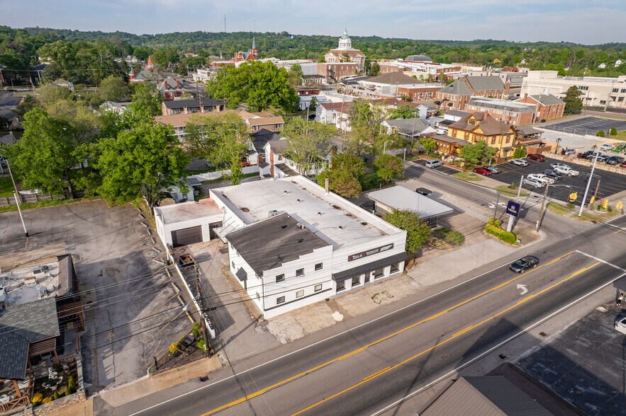 More Photos Of 308 W College St, Pulaski Flex For Sale