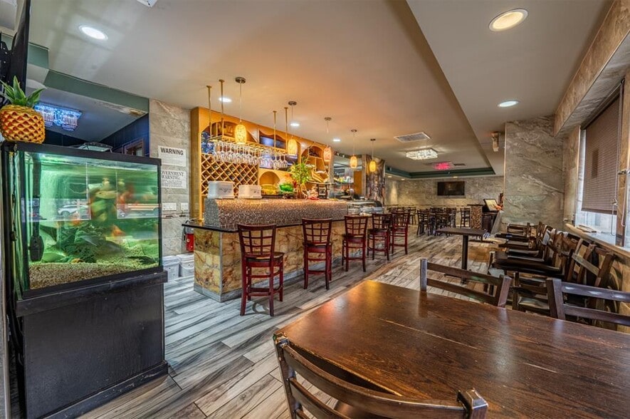 More Photos Of 1506 Bronxdale Ave, Bronx Restaurant For Sale