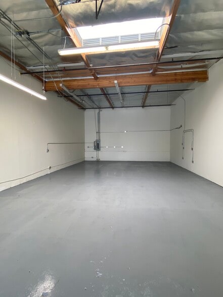 More Photos Of 21828 Lassen St, Chatsworth Unknown For Lease